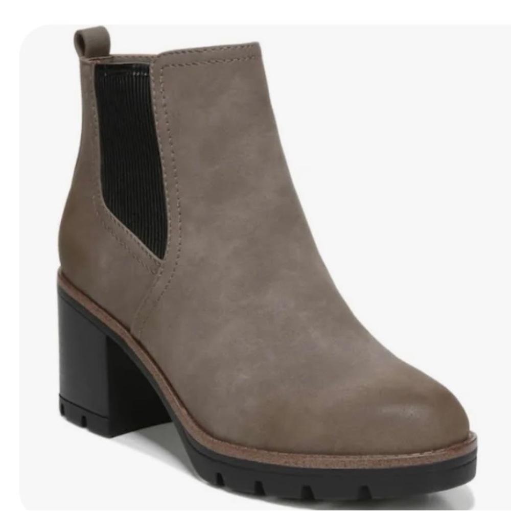 Naturalized Madalynn Gore Gray Suede Boots